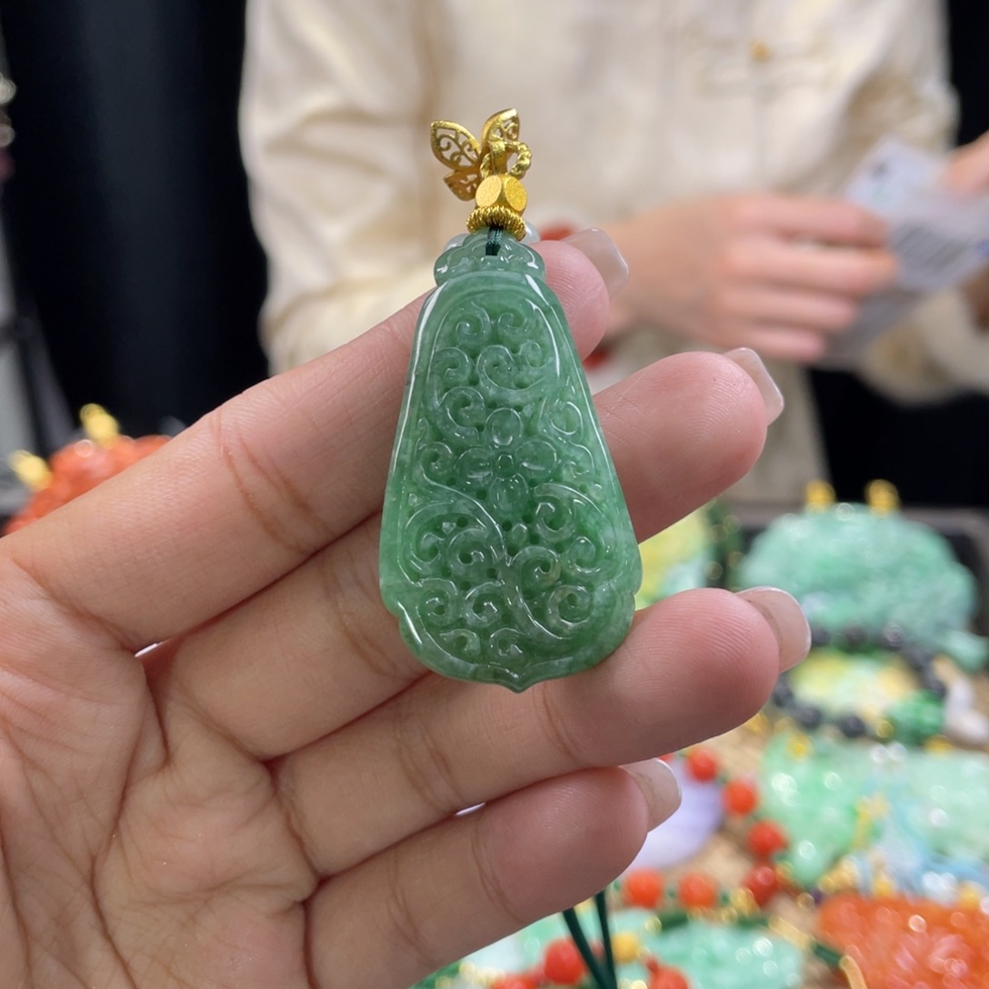 翡翠颈饰未镶嵌代编织