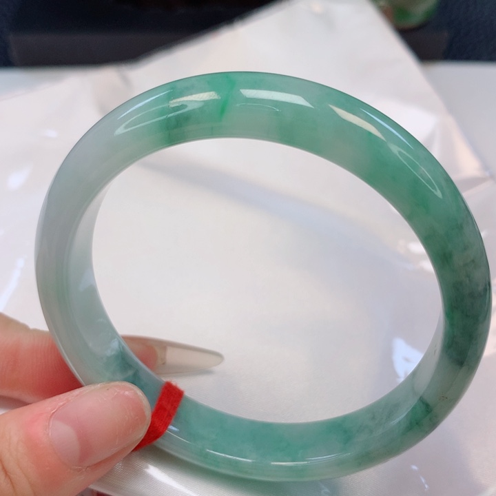 翡翠手镯未镶嵌57圈