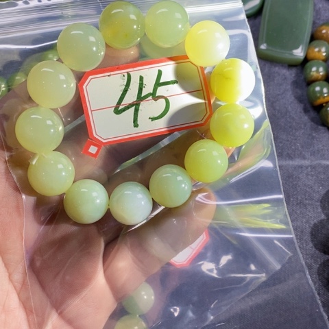 未镶嵌蛇纹石玉吊坠(不含链)