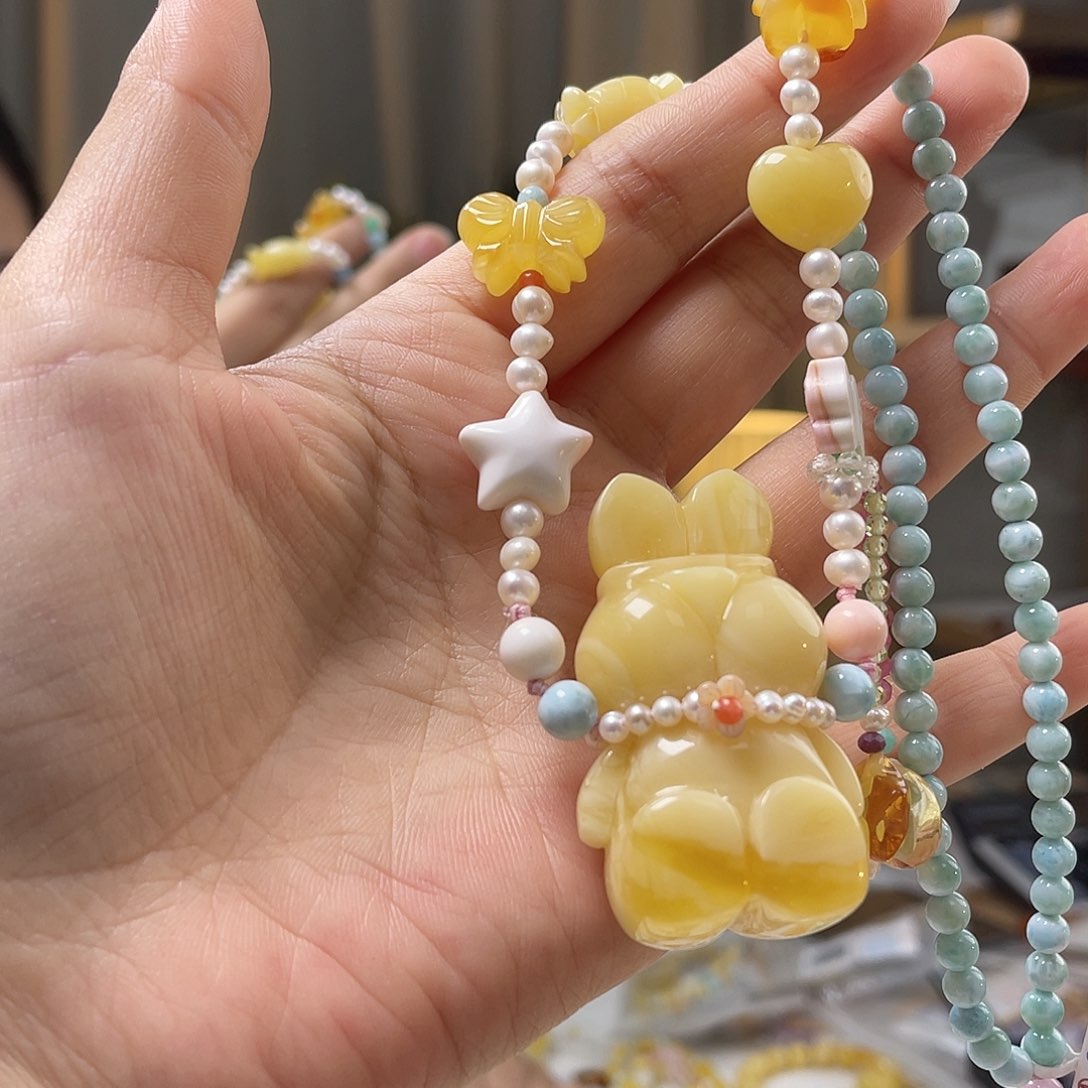 琥珀颈饰未镶嵌蜜蜡吊坠