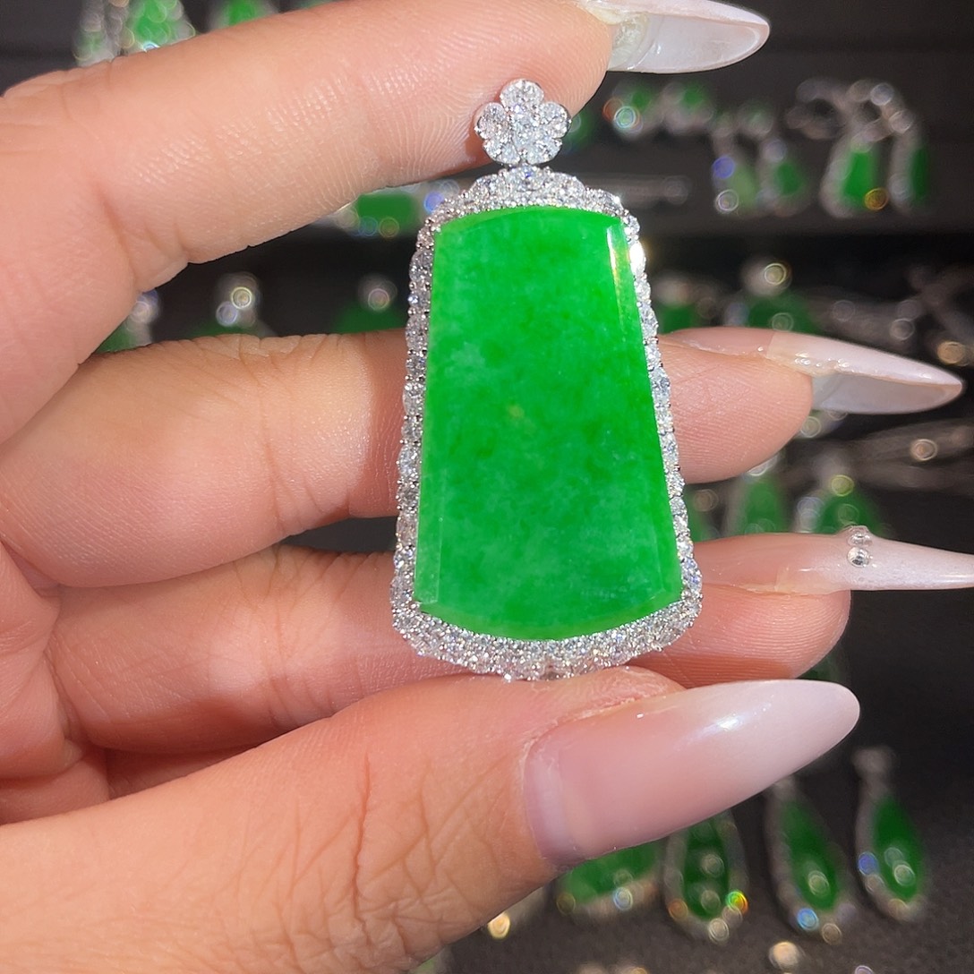 翡翠18K金镶嵌吊坠(不含链)无事牌吊坠