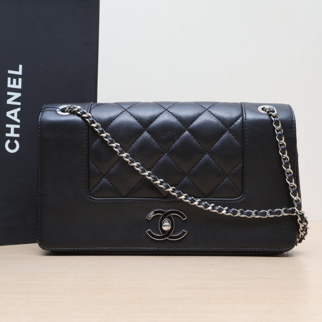 95新 Chanel/香奈儿 【娇季节款双C珐琅扣 口盖皮革S 23开 603144