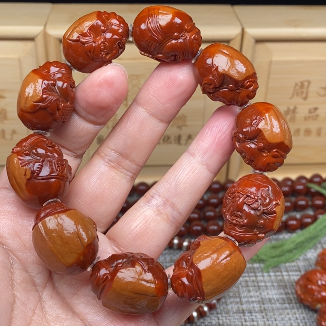 ****以橄榄核吊坠财神22