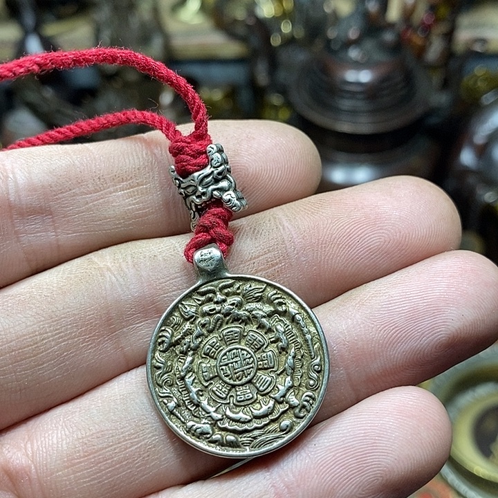 姜***1小杨推荐铜物件一个