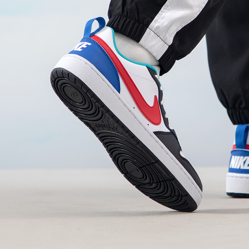 NIKE耐克低帮板鞋女鞋新款红色LOGO篮球训练鞋休闲鞋运动鞋HF0742