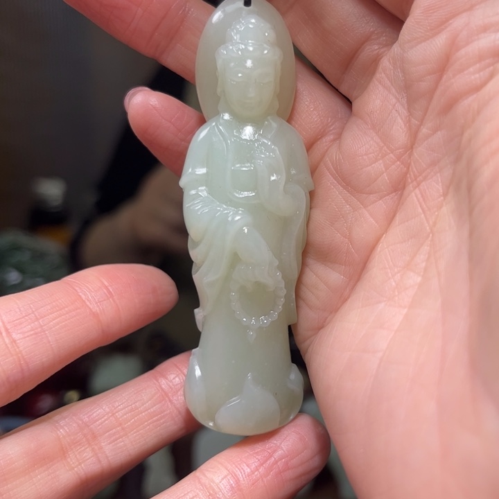 如***令和田玉未镶嵌颈饰