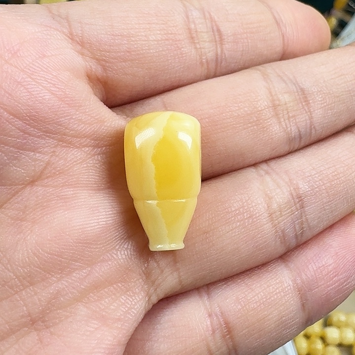 蜜蜡珠宝奇石未镶嵌