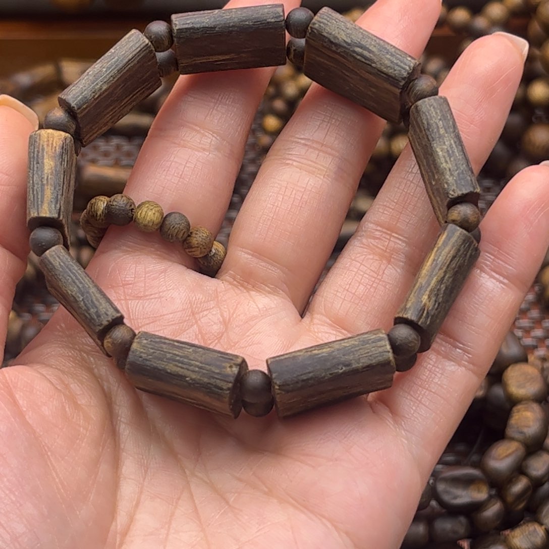 沉香錢*碎屑奇楠1.7沉水排珠18.5克