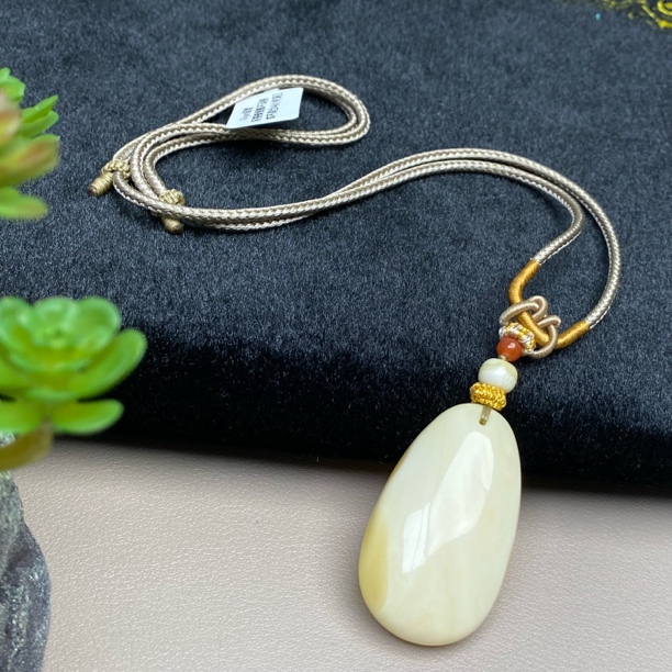 6.76克41.4×24.2×10.4俄料浓白蜡妖花蜜蜡水滴无事牌平安扣藏扣