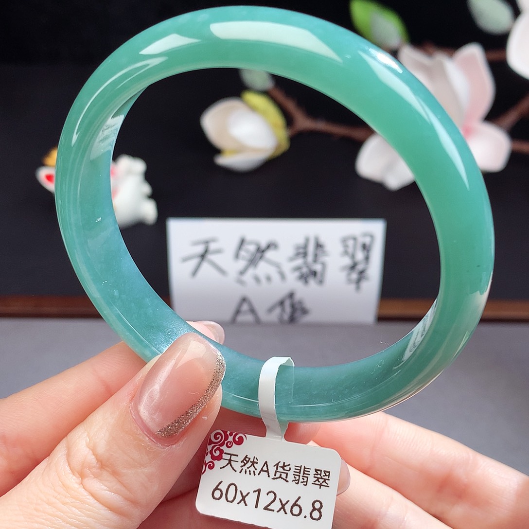 翡翠手镯（圆镯）未镶嵌