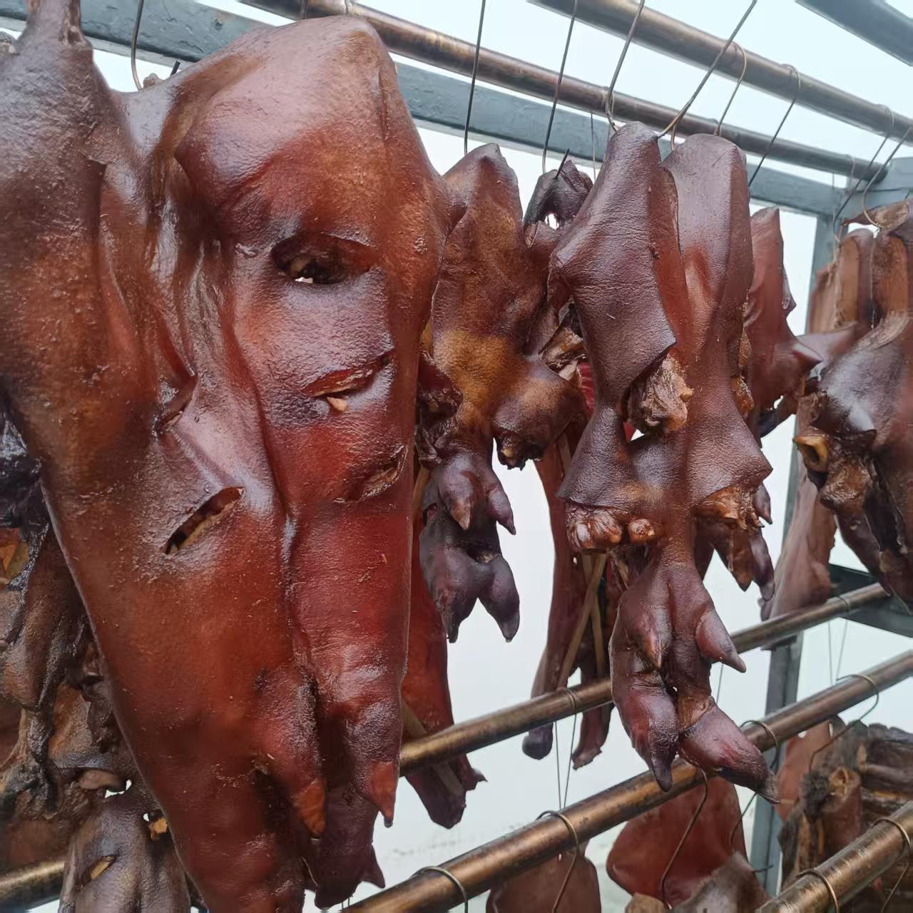 四川正宗烟熏【腊猪脚】黑土猪肉