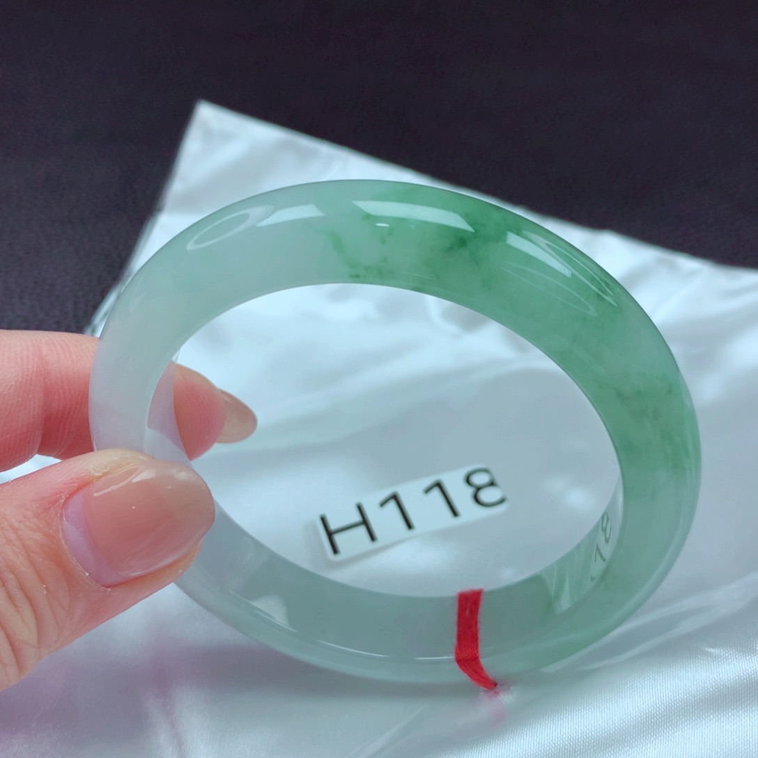 翡翠手镯未镶嵌手镯88