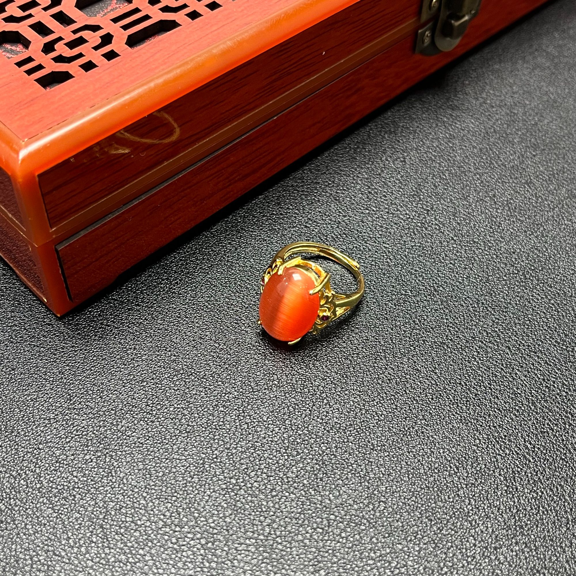 红宝石QZY364时尚精美男女同款百搭戒指