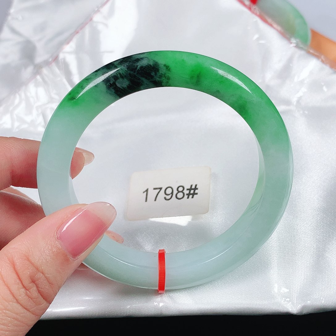 翡翠手镯未镶嵌56圈1798