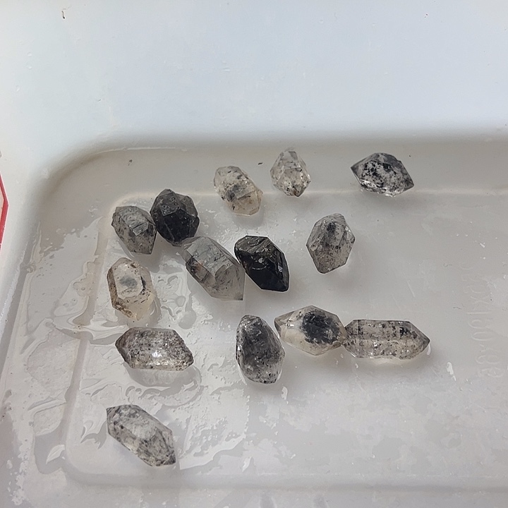 陆***光仿水晶磁石Y58闪灵