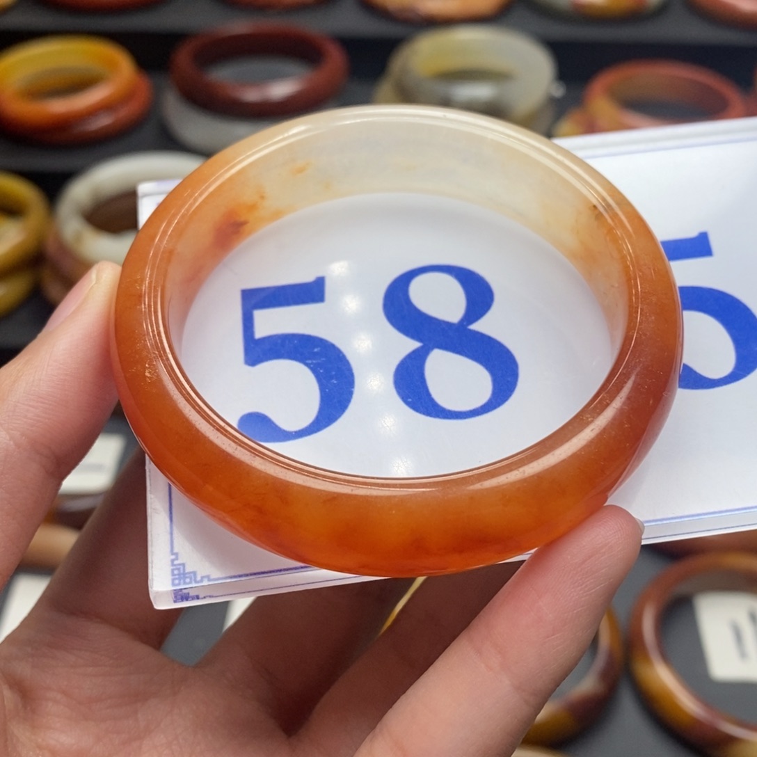 石英质玉（黄龙玉）手镯未镶嵌