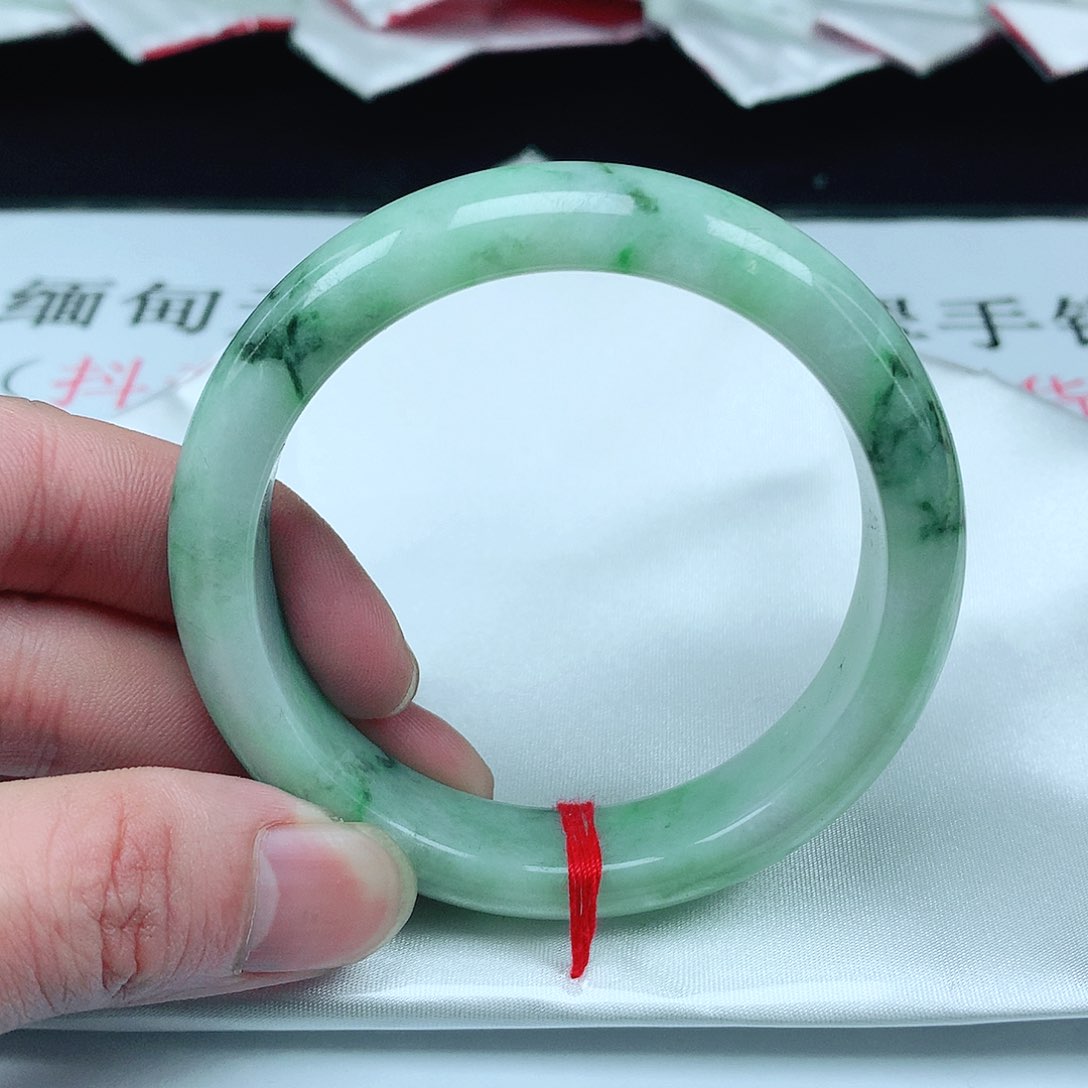 翡翠手镯未镶嵌圈56