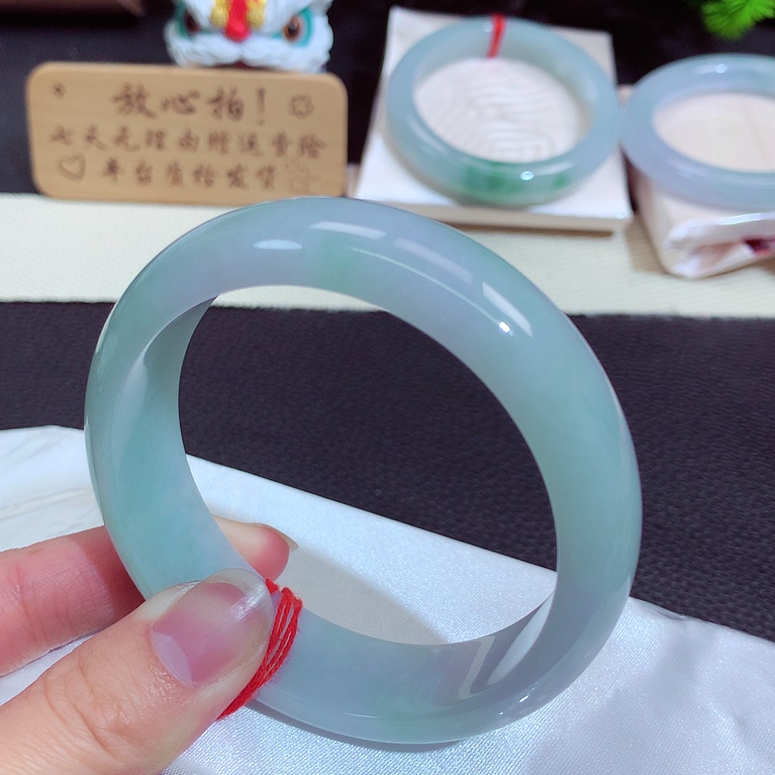 翡翠未镶嵌手镯7048