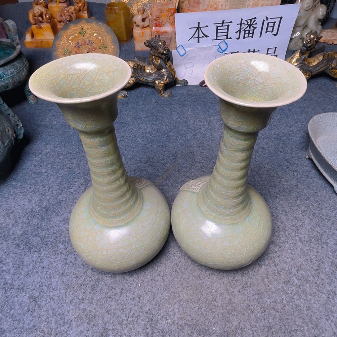 摆件坎坎坷坷地过