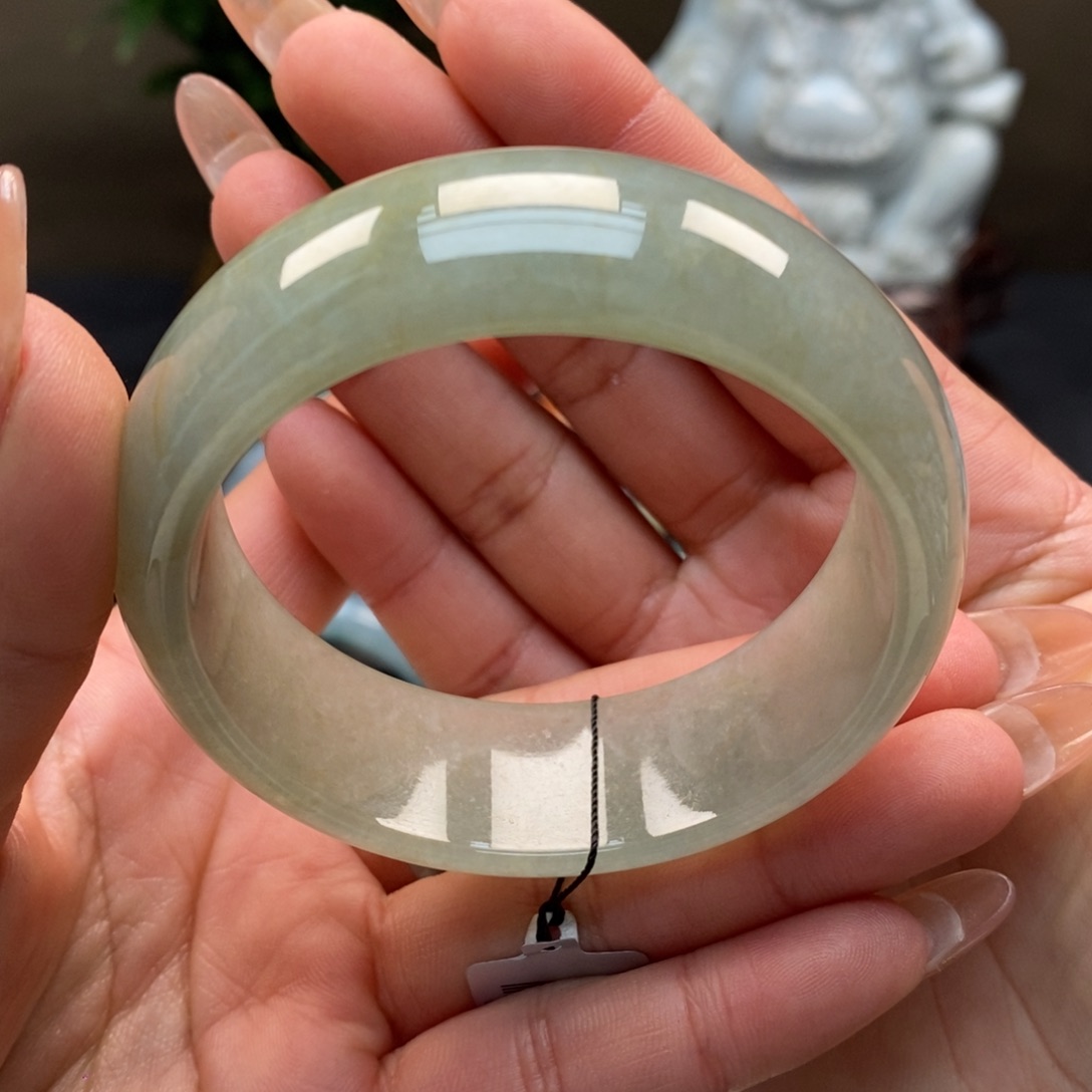 翡翠手镯未镶嵌天然