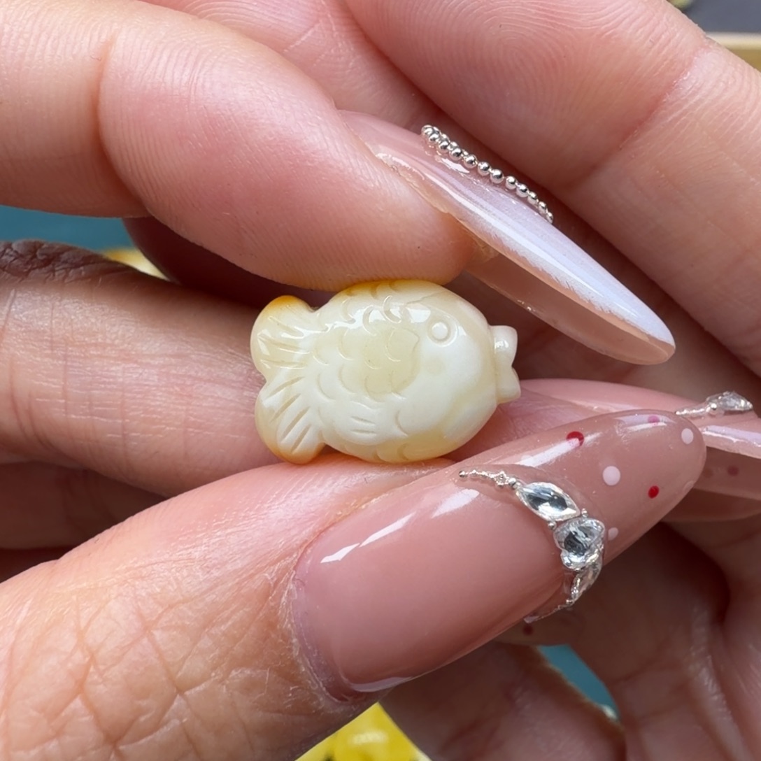 琥珀未镶嵌裸石蜜蜡