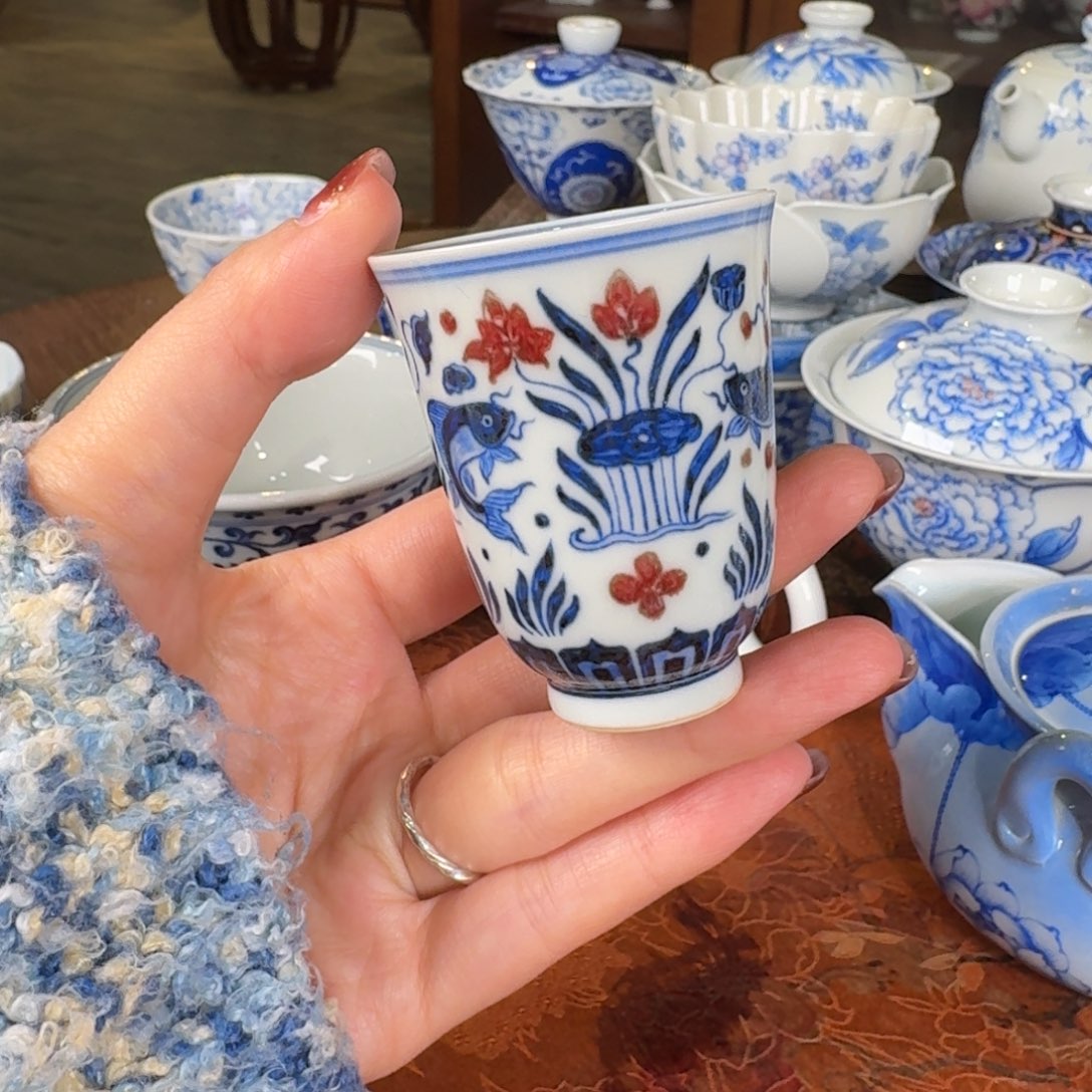 林涛小馆青花釉里红鱼藻纹铃铛杯