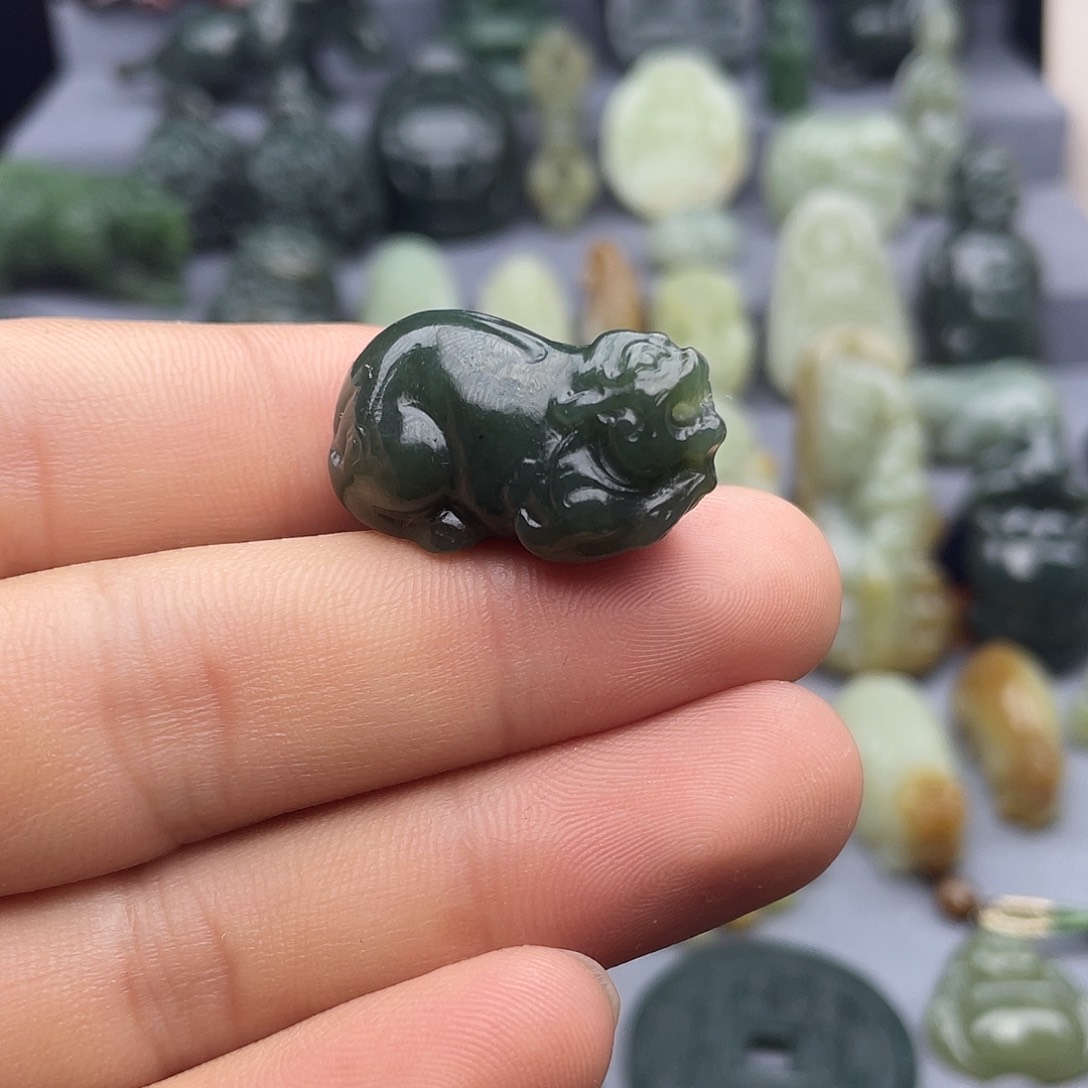 和田玉未镶嵌挂件