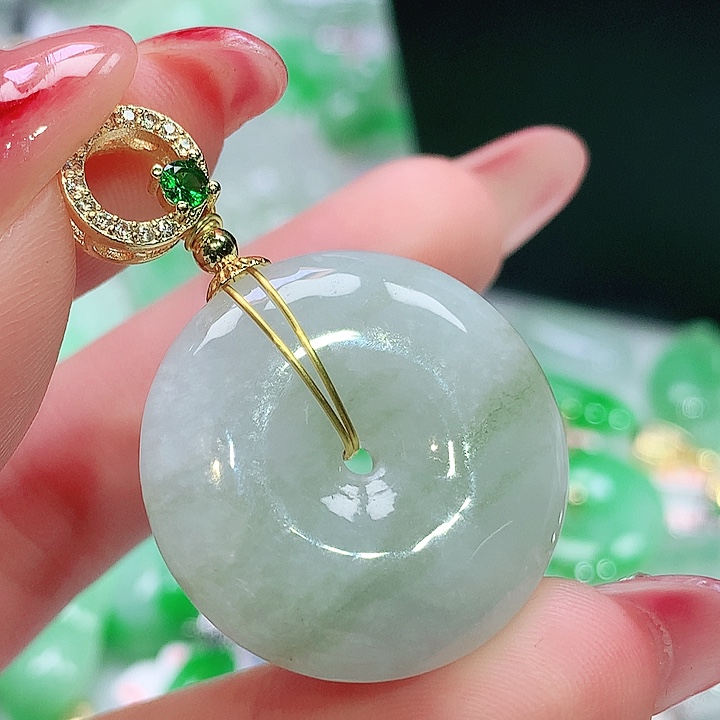 翡翠未镶嵌颈饰翡翠