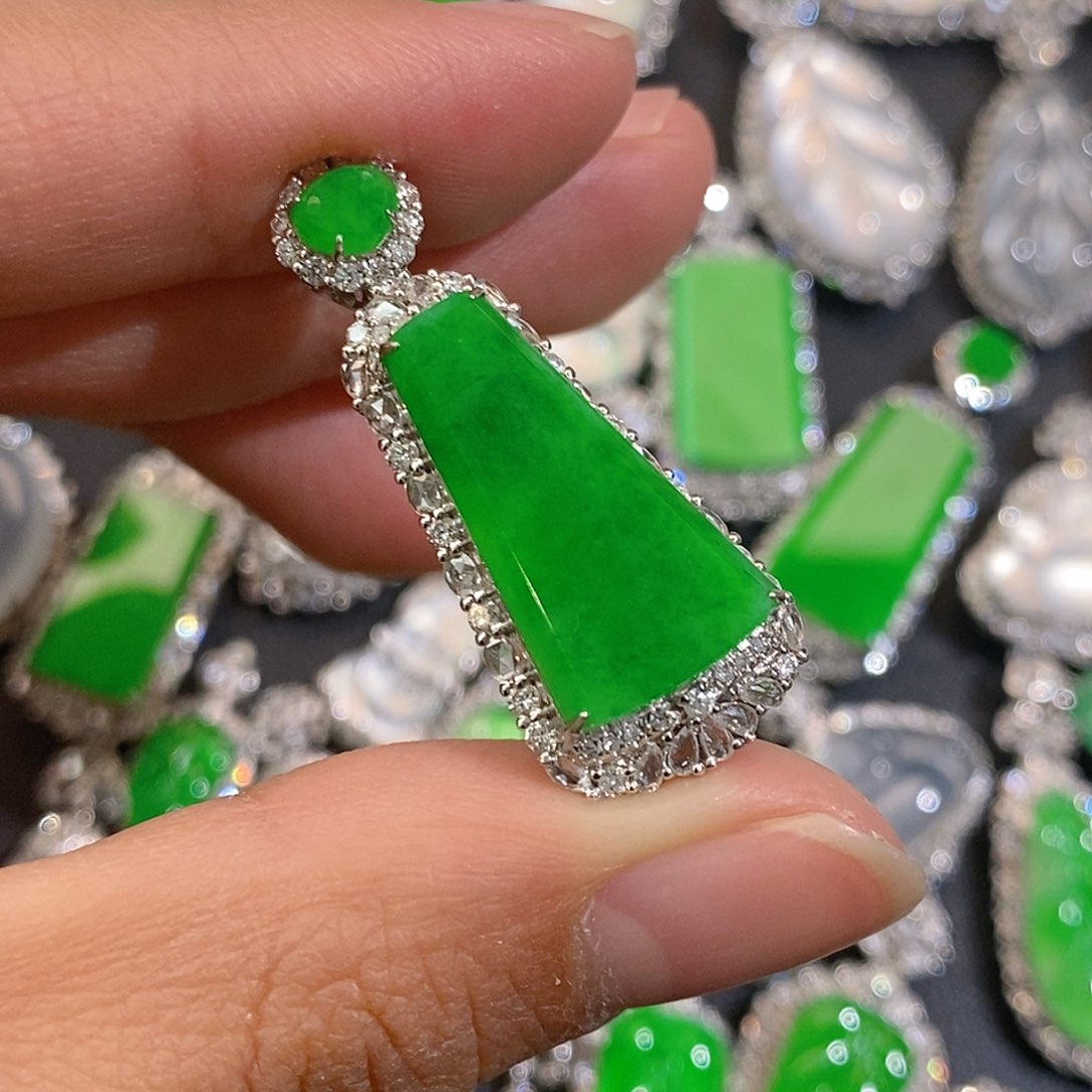 翡翠颈饰18K金镶嵌天然缅甸A货翡翠