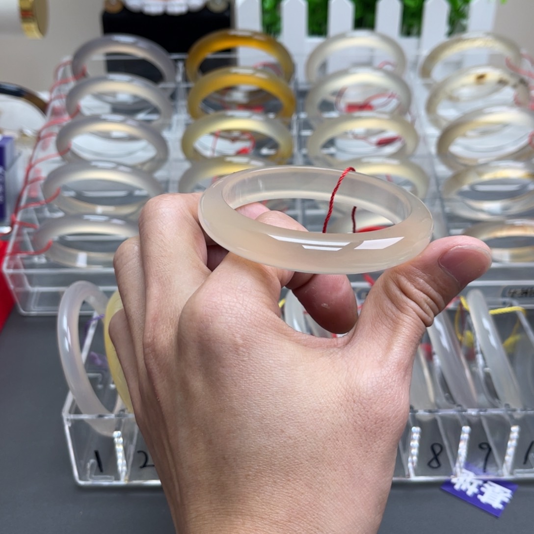 玛瑙/玉髓手镯未镶嵌粉**粉