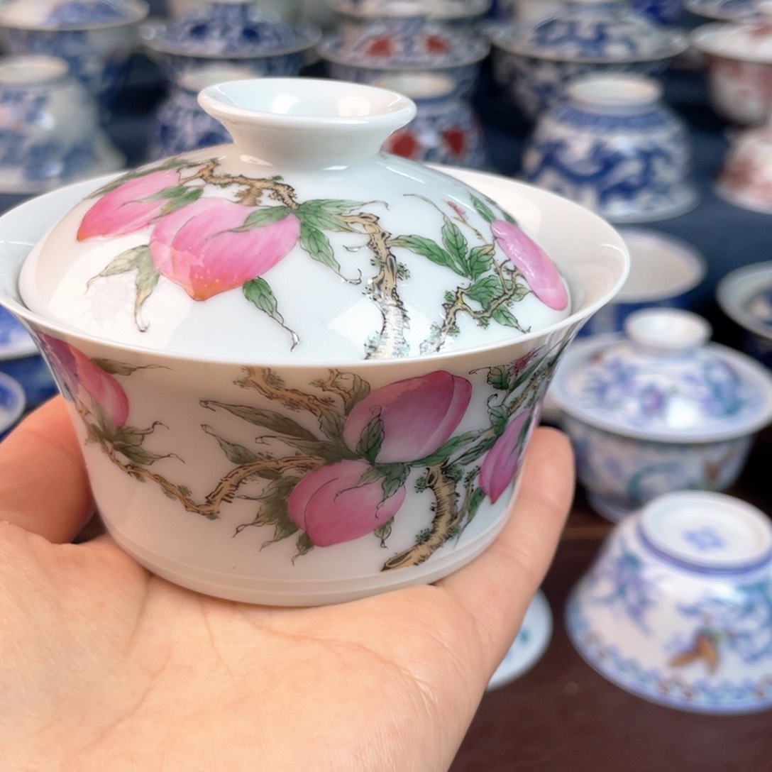 开播福利粉彩盖碗