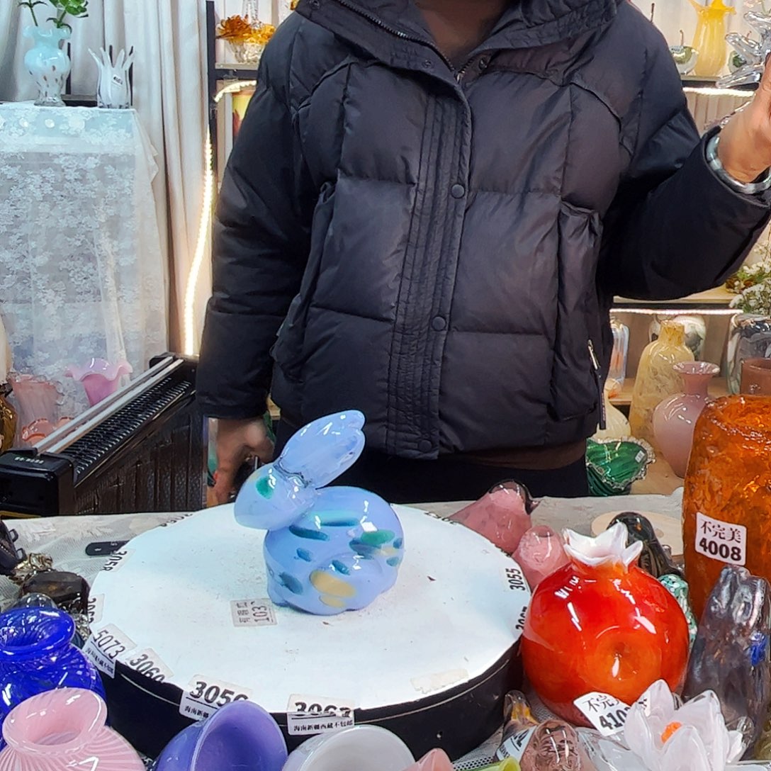 兔子家悦美居琉璃摆件