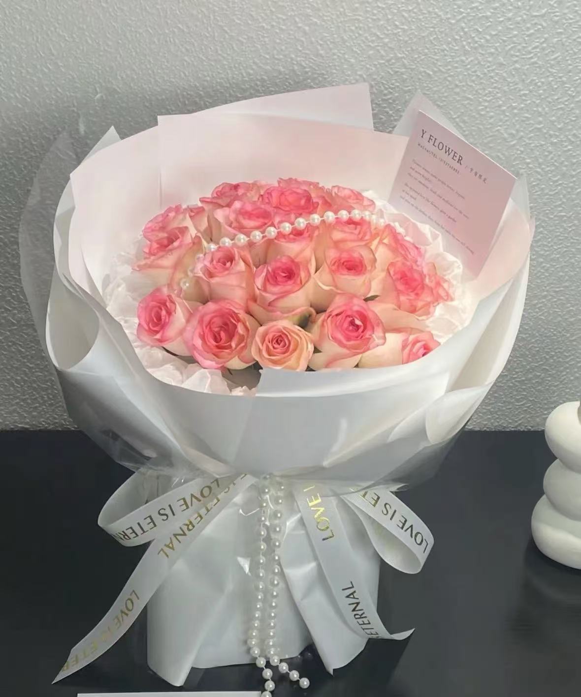 爱莎玫瑰20枝云南基地现发送女友老婆闺蜜生日