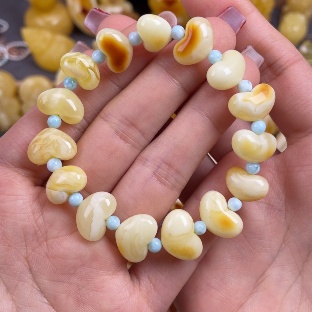 琥珀裸石未镶嵌蜜蜡