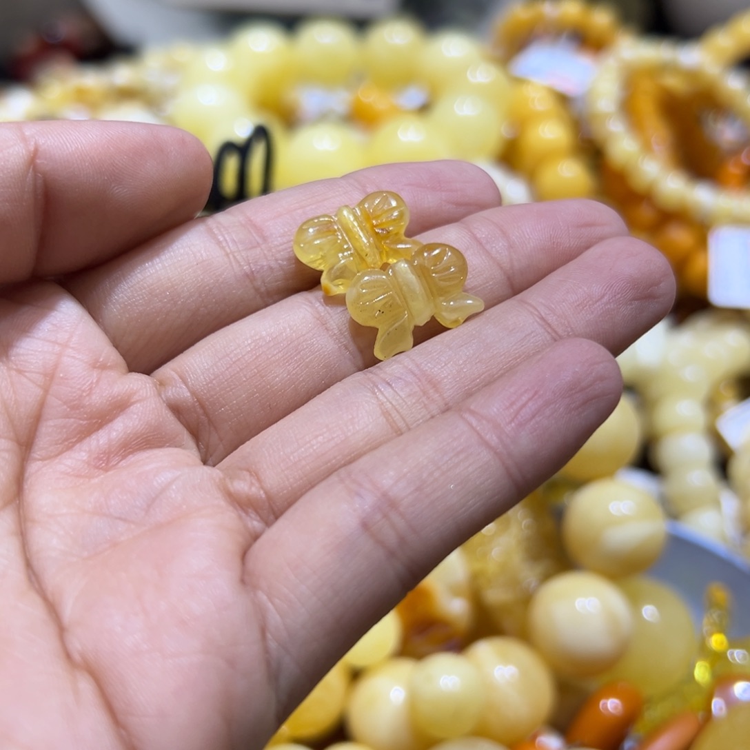 琥珀珠宝奇石未镶嵌
