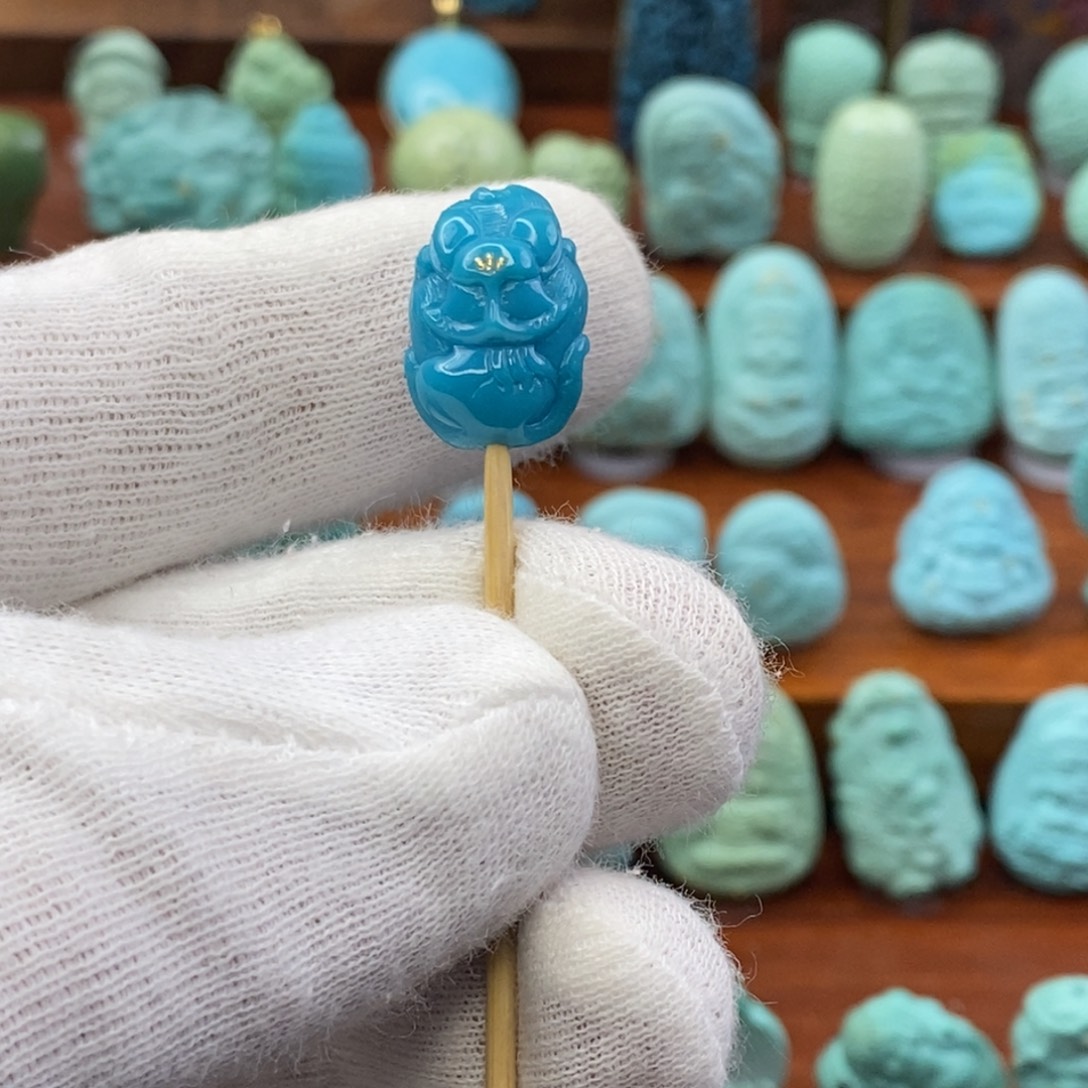 绿松石未镶嵌珠宝奇石