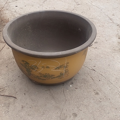 中国宜兴紫砂花，