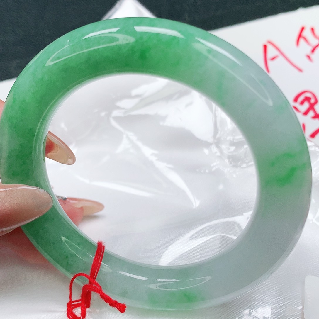 未镶嵌手镯翡翠色根69