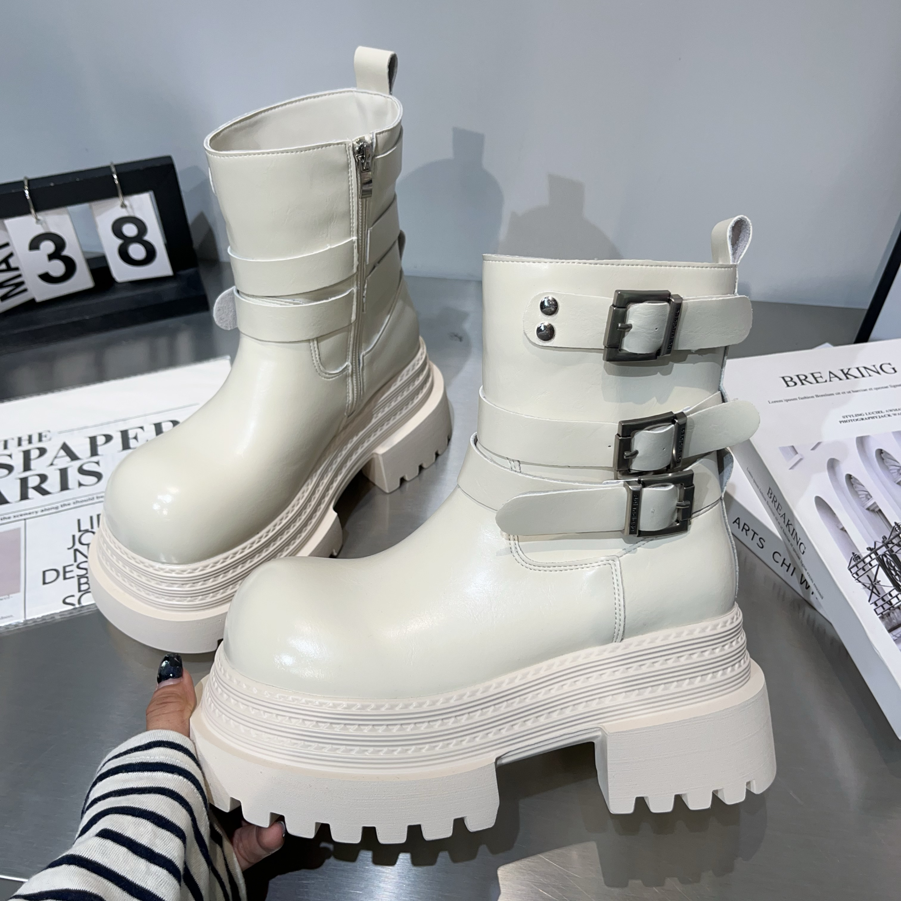 【小涵家】秋冬新款欧洲站小众时尚百搭极简厚底增高【8cm】马丁靴ins