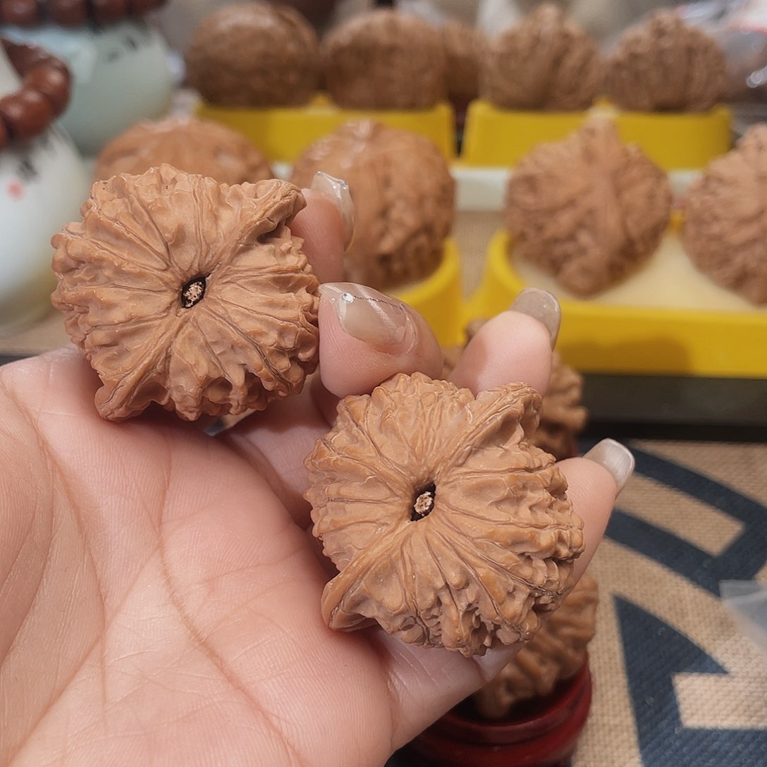 吊坠文玩核桃峰*血麒麟40.5尺