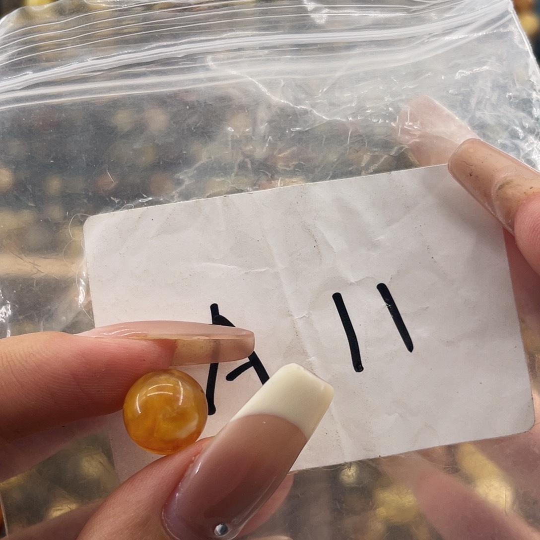 琥珀未镶嵌裸石10.7福利