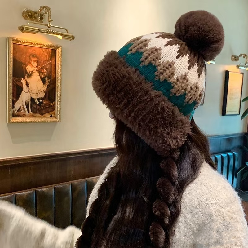 MISS SUSY 外贸版毛球加绒针织帽子 女款 冬季保暖加厚护耳雷锋帽