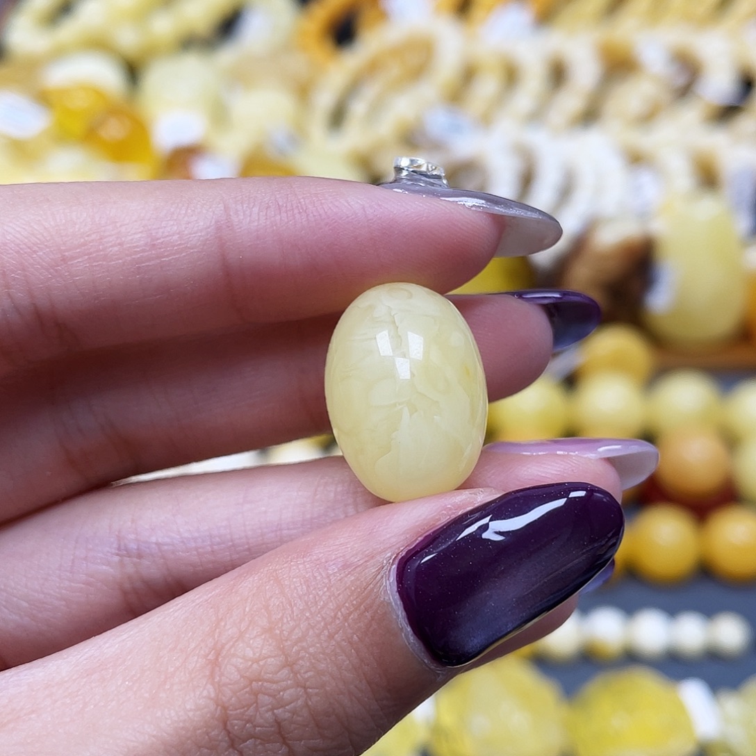 琥珀未镶嵌裸石19.7*14.2mm蜜蜡枣珠