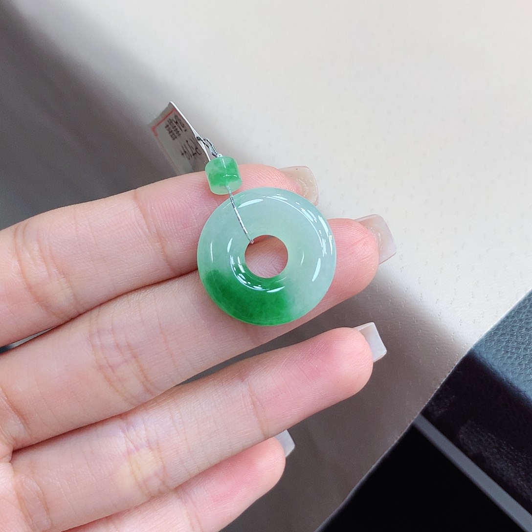 未镶嵌戒指翡翠甜甜圈