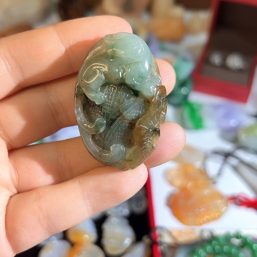 翡翠未镶嵌颈饰翡翠瑞兽挂件特价不退