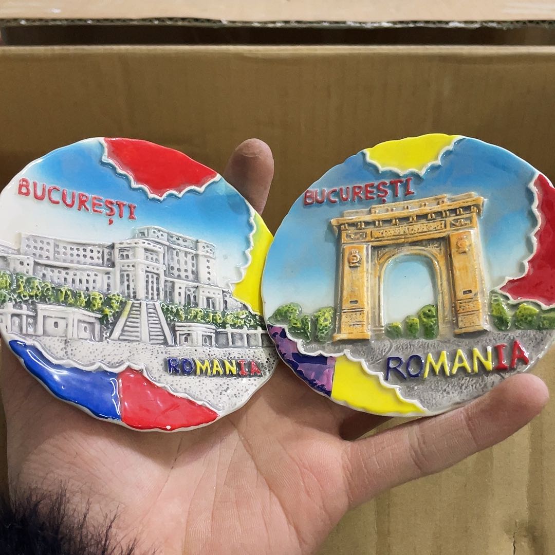 摆件       封釉。 微瑕。