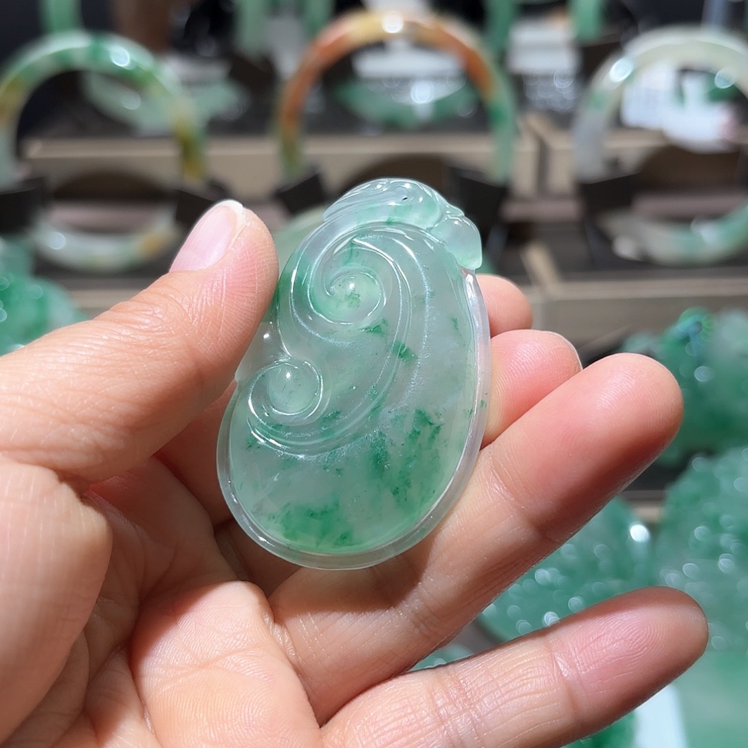 石英质玉颈饰未镶嵌