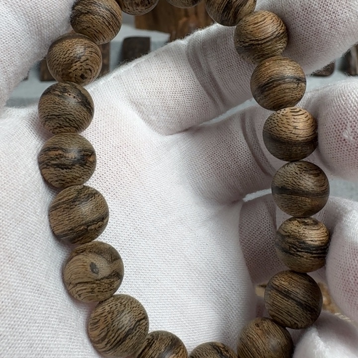 沉香手串文莱单圈沉香手串1.1规格10.9克