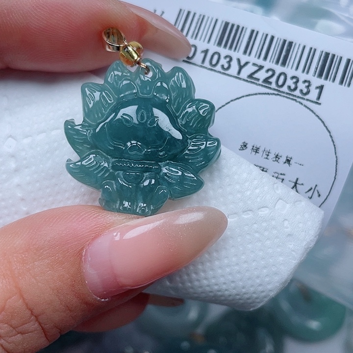 吊坠(不含链)未镶嵌翡翠