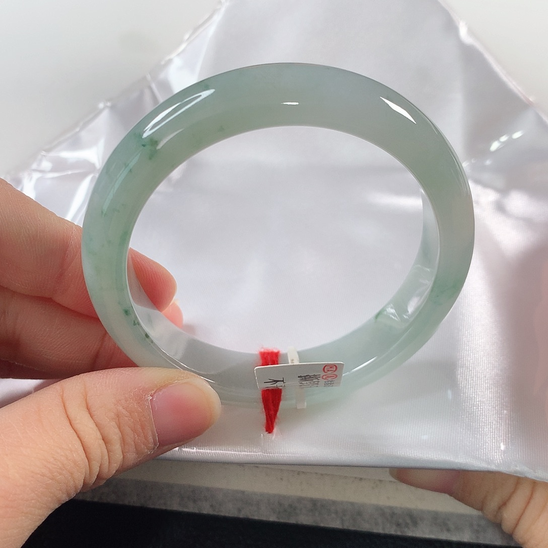 翡翠手镯未镶嵌①⑦④